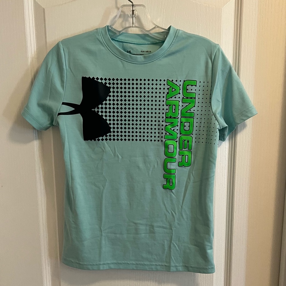Under Armour Youth Large Loose fit